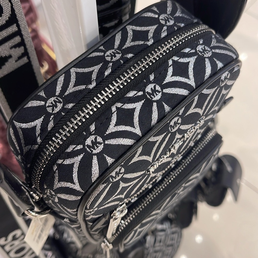 Michael Kors Jet Set Medium Signature Logo Crossbody Bag
Black /Silver Jacquard - Picture 13 of 16